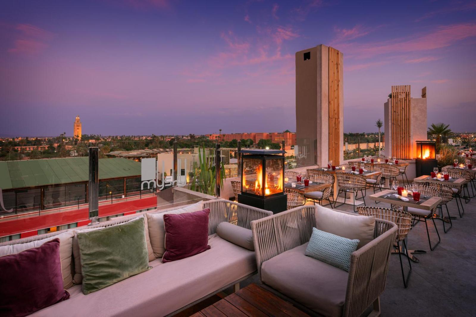 イヴェルナージュ ホテル アンド スパ マラケシュ エクステリア 写真 Rooftop bar at the Four Seasons Hotel, Marrakech