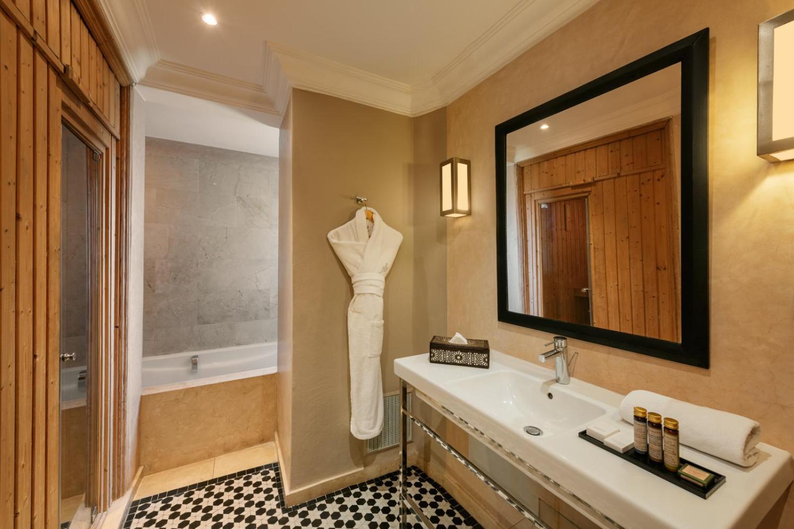 イヴェルナージュ ホテル アンド スパ マラケシュ エクステリア 写真 A bathroom at the hotel